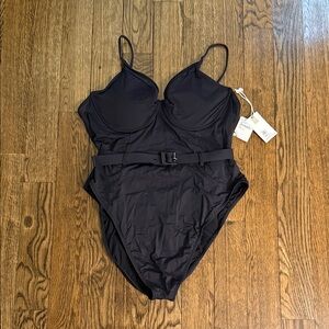 Good American NWT Black Belted One Piece Swimsuit with Cups Size 7 (4XL)